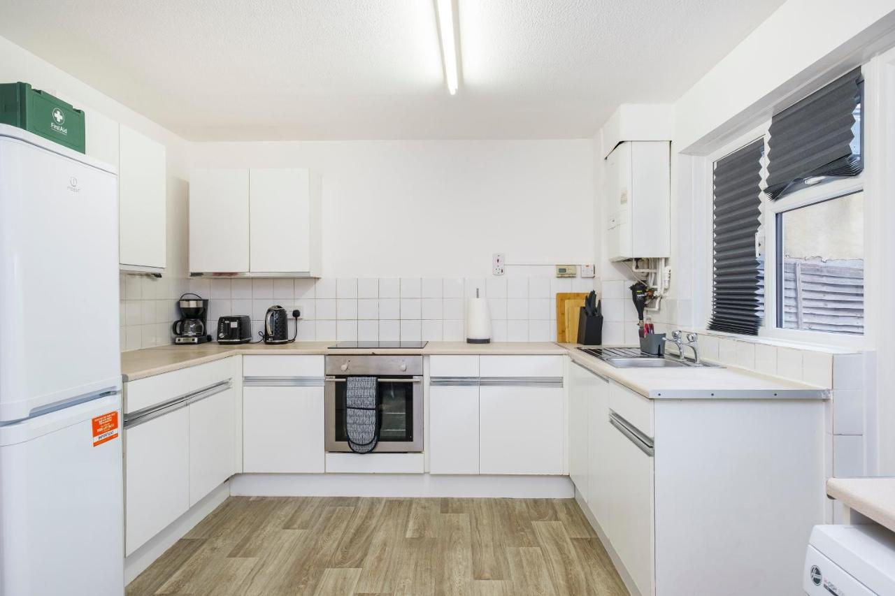 Spacious 3 Bed 1 Bath Hse W Guest Toilet W Parking Near Excel - E16 Londres Exterior foto