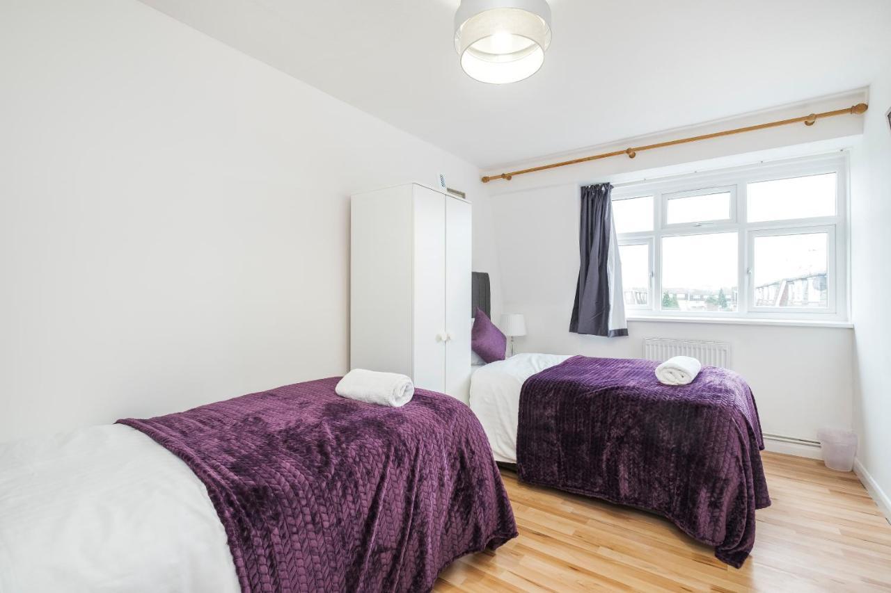 Spacious 3 Bed 1 Bath Hse W Guest Toilet W Parking Near Excel - E16 Londres Exterior foto