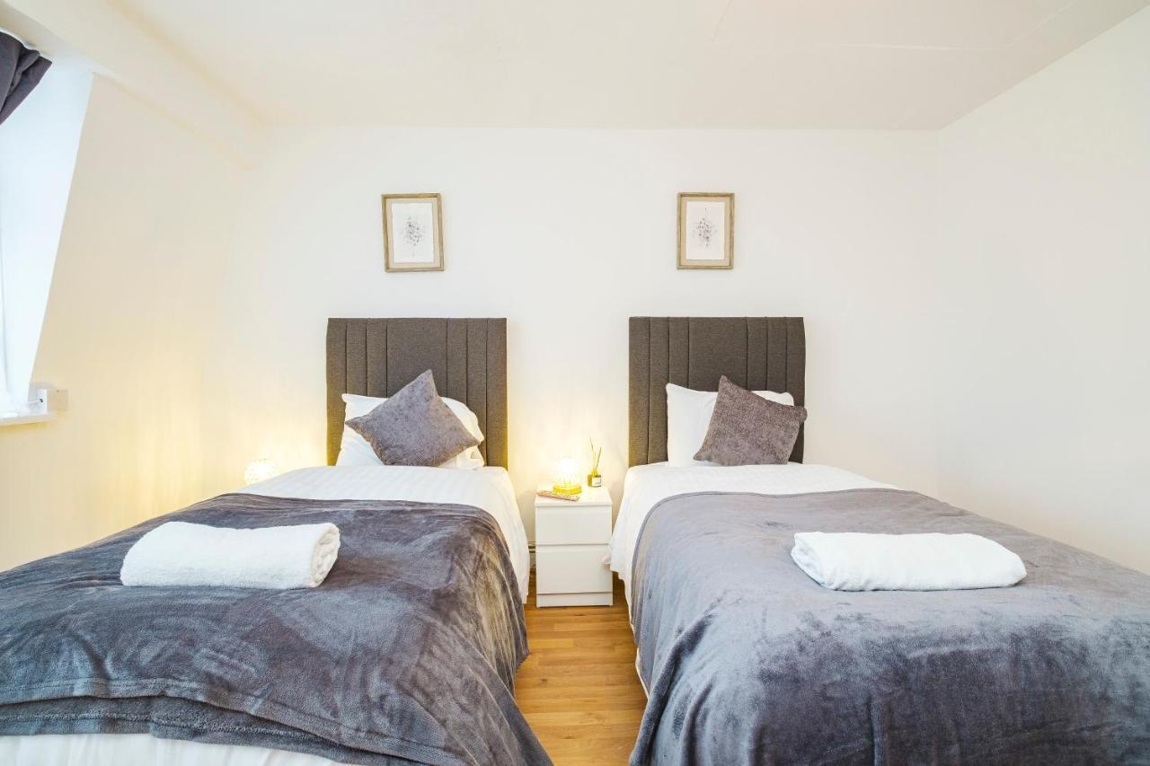 Spacious 3 Bed 1 Bath Hse W Guest Toilet W Parking Near Excel - E16 Londres Exterior foto